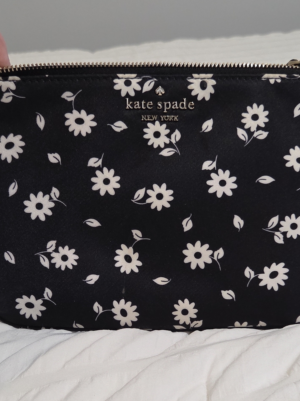 kate spade Black and White Daisy Zip Wristlet